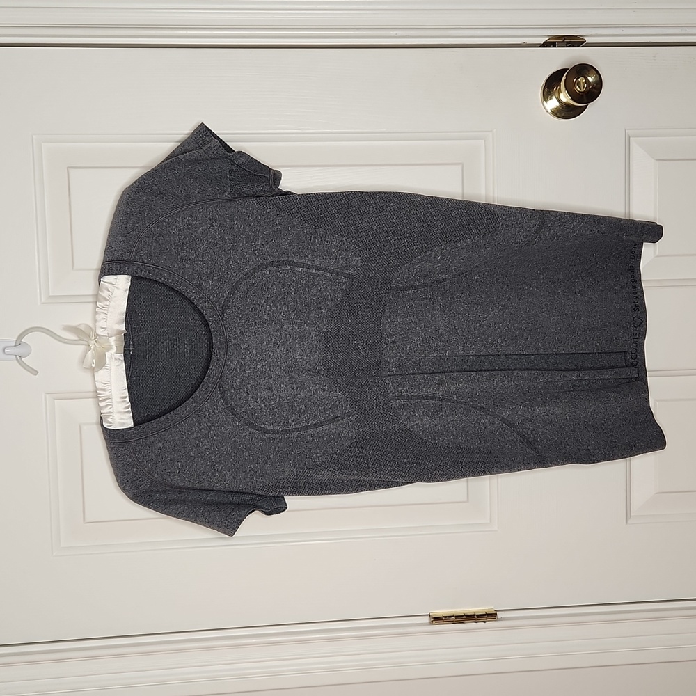 Lululemon Swiftly Tech Shirt Charcoal Gray Size 10